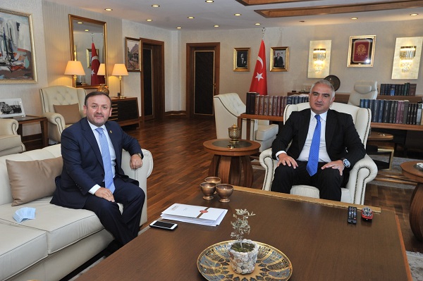     GRESUN MODERN BR KLTR MERKEZNE KAVUUYOR